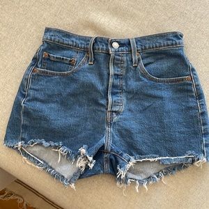 Levi’s 501 Cutoff Shorts 27
